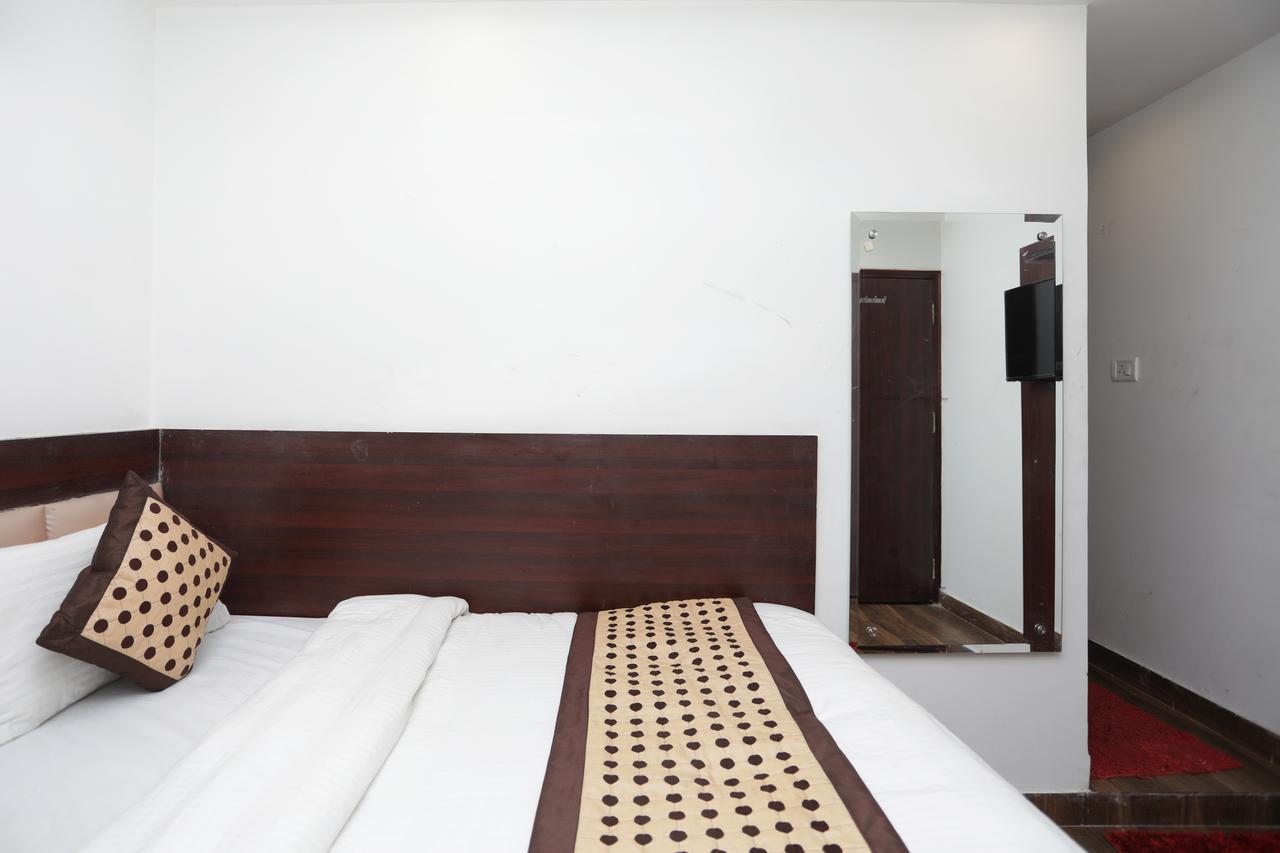 Hotel Corner Point New Delhi Eksteriør billede